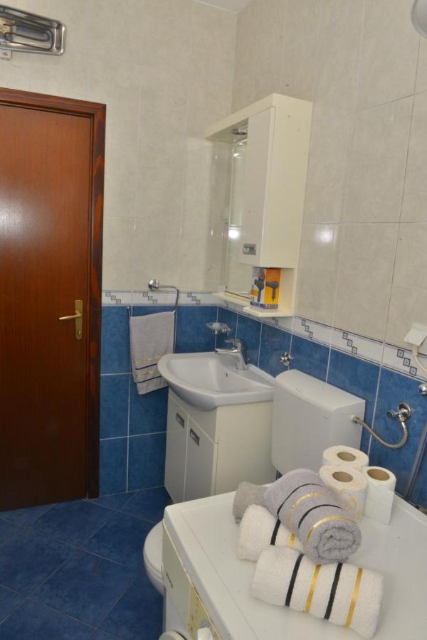 D Apartment コトル エクステリア 写真