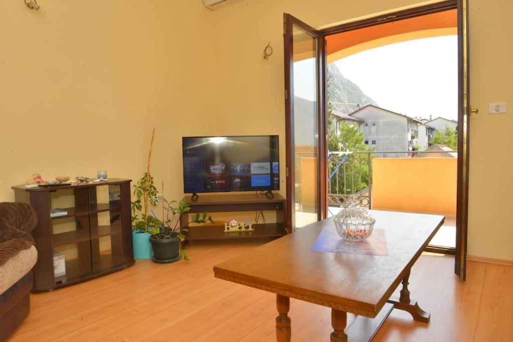 D Apartment コトル エクステリア 写真