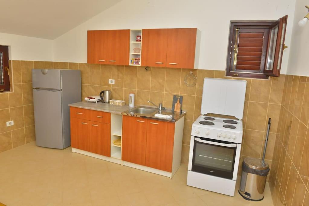 D Apartment コトル エクステリア 写真